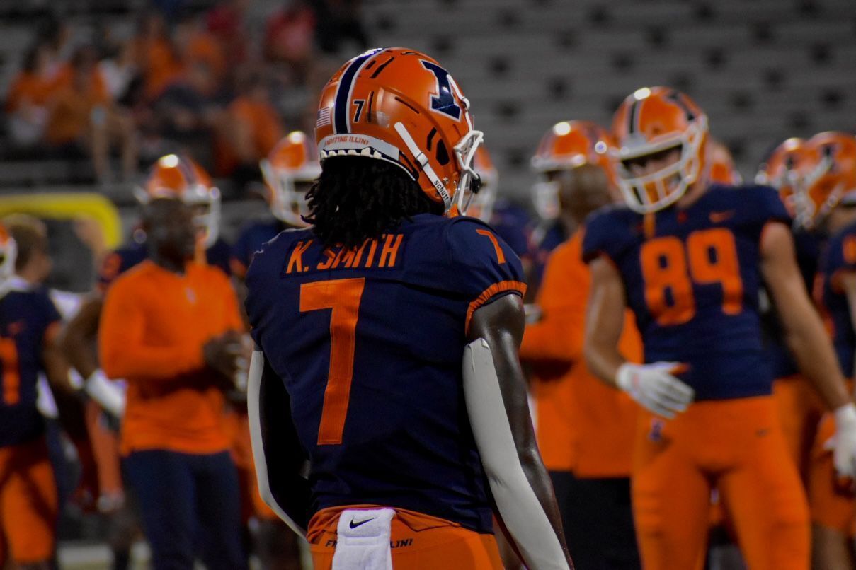 PHOTOS: Illinois warms up against Maryland